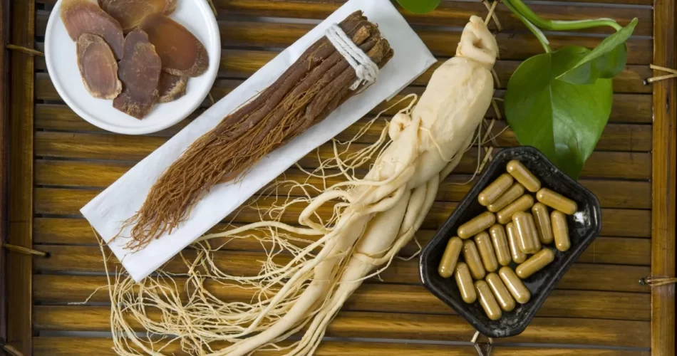 Dry ginseng slices capsules and roots